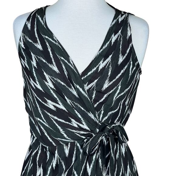 Ann Taylor Black, Green & White Chevron Print Belted Wrap Midi Dress Size 4 NWT - Picture 2 of 13